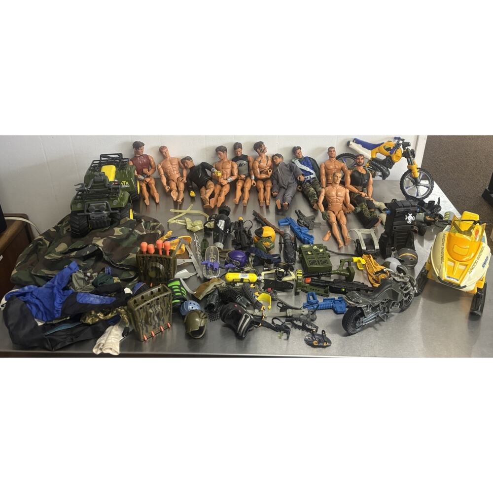 Huge Lot Of Vintage Max Steel Action Figures, Toys, Vehicles & Clothing Etc
